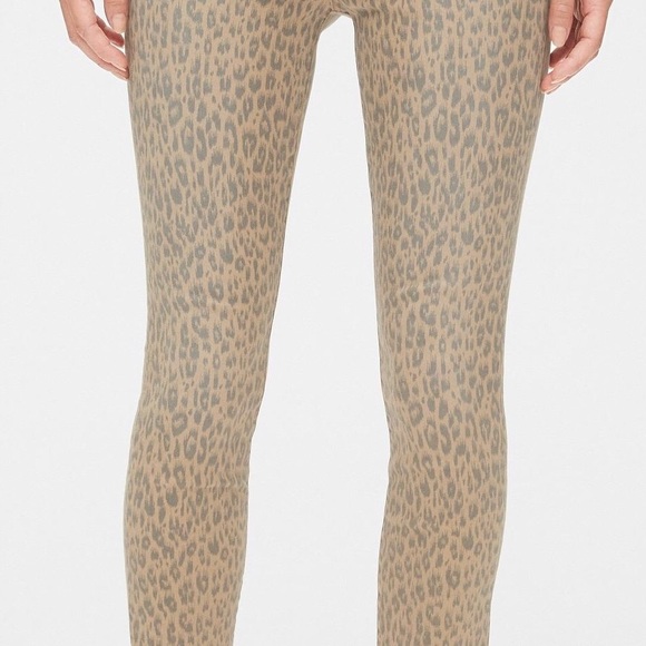 Gap Faded Leopard Raw Hem jeans - Picture 2 of 3
